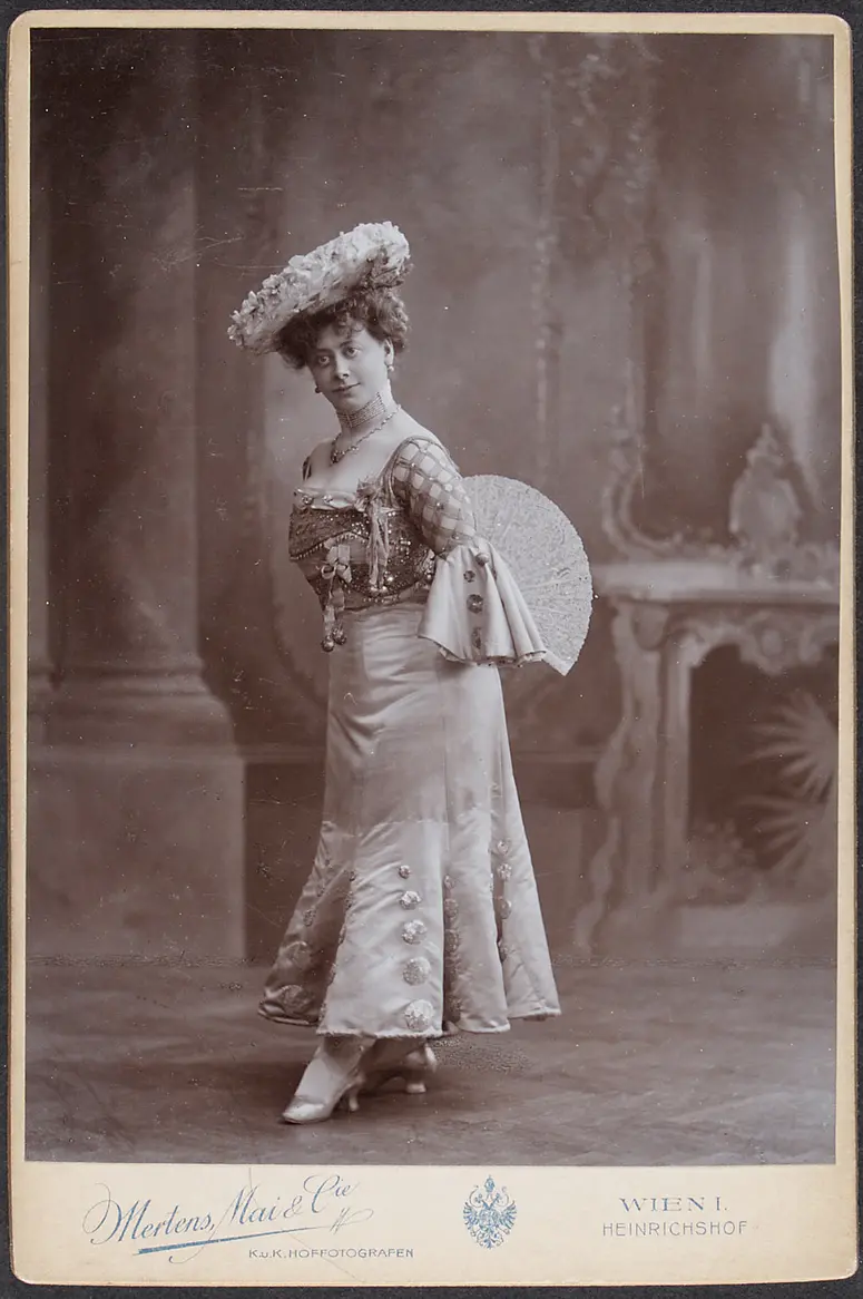 Mila Theren