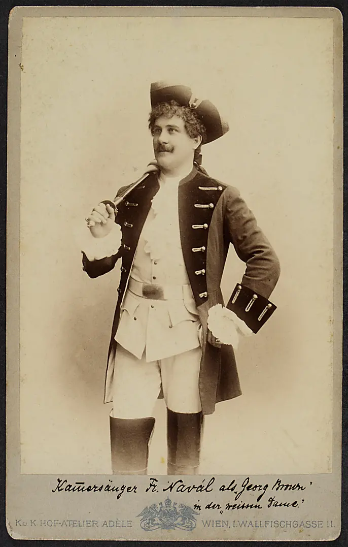 Franz Naval, Verweis auf Stücktitel: Die weiße Dame