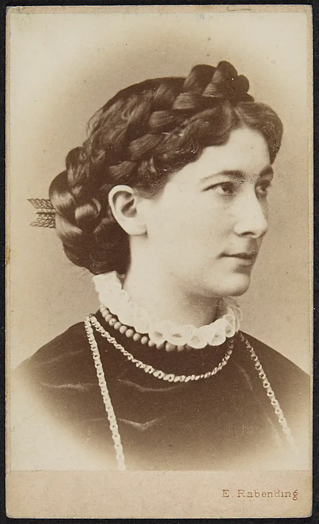 Charlotte Wolter