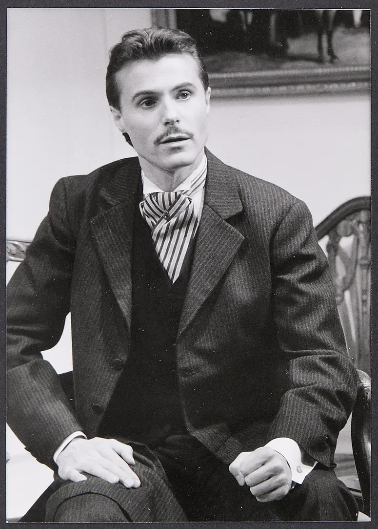 Mark Greenstreet, Verweis auf Stücktitel: An Ideal Husband
