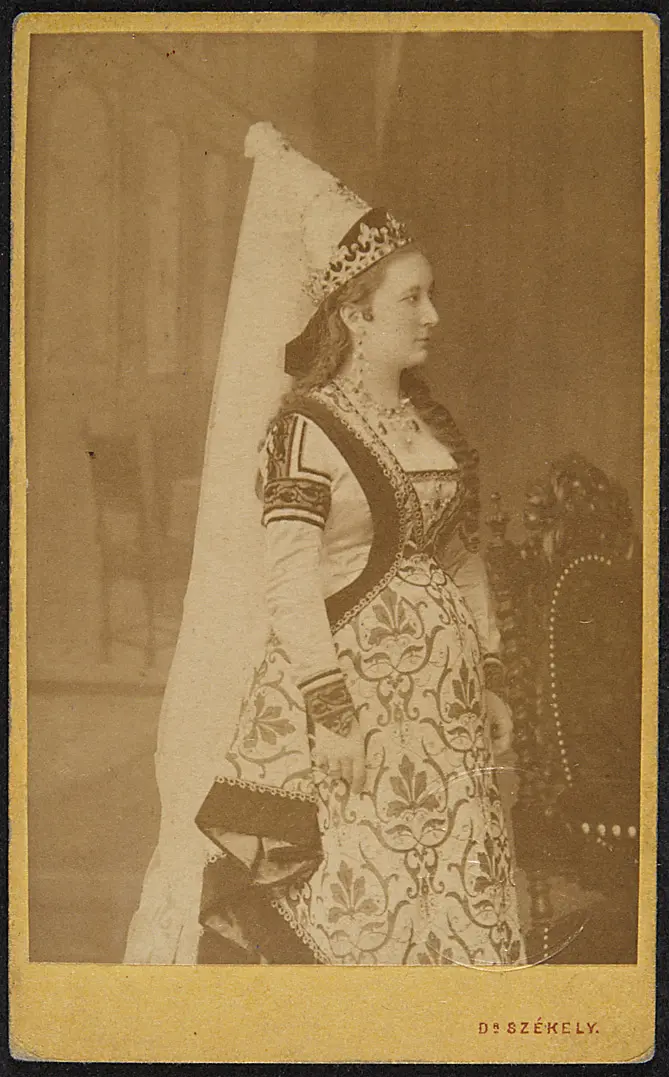Charlotte Wolter