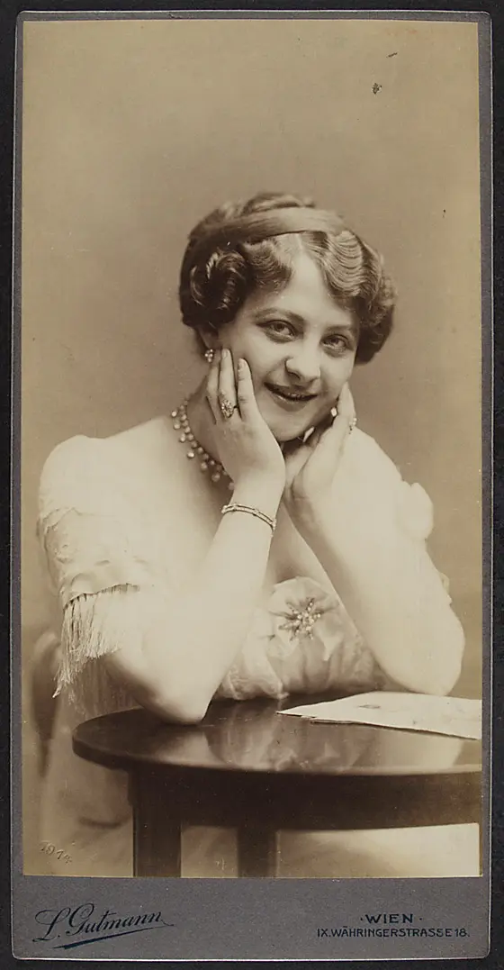 Vera Schwarz