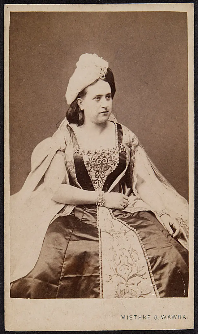 Louise Dustmann