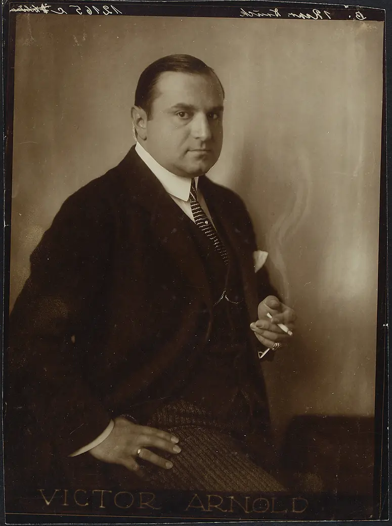 Victor Arnold