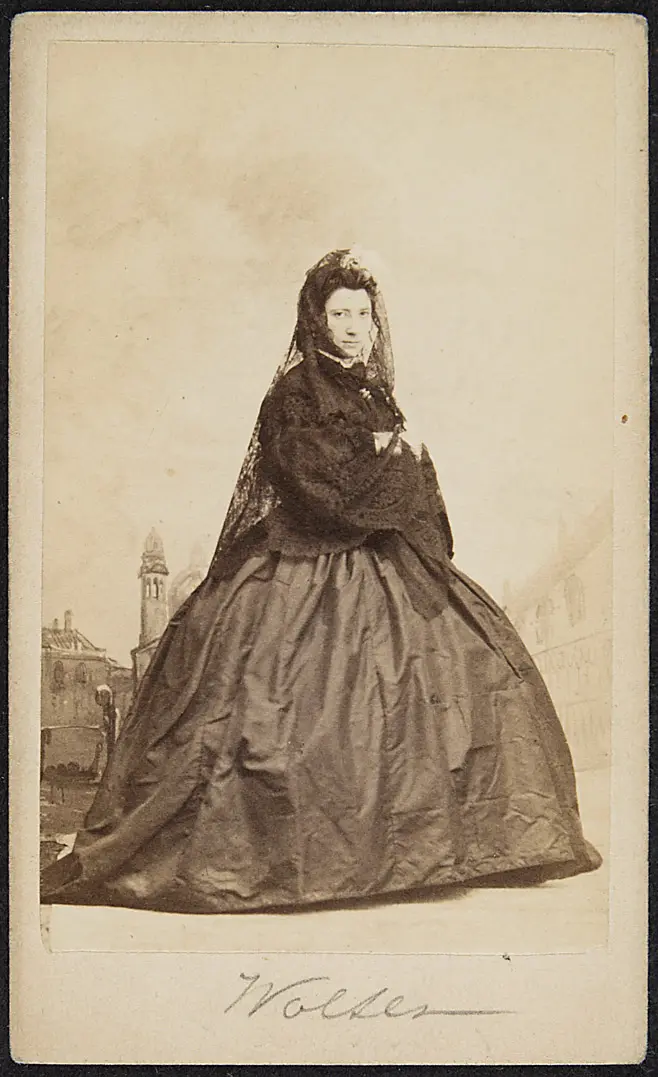 Charlotte Wolter