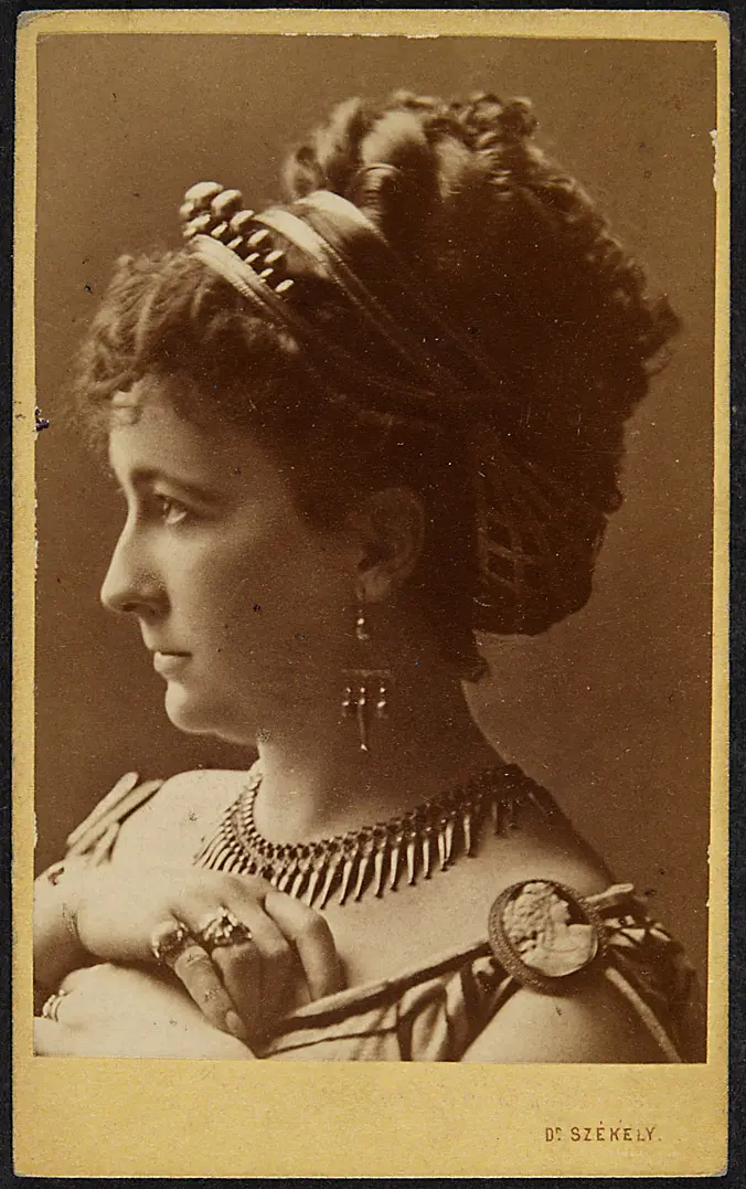 Charlotte Wolter