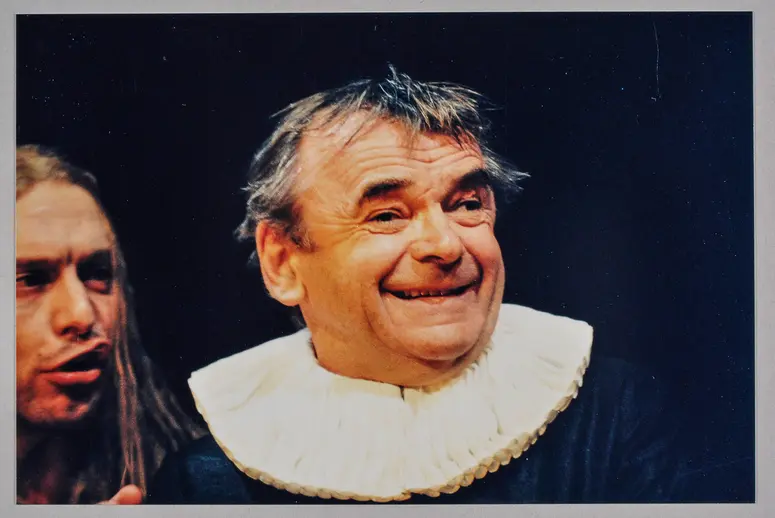 Branko Samarovski, Verweis auf Stücktitel: Cyrano de Bergerac