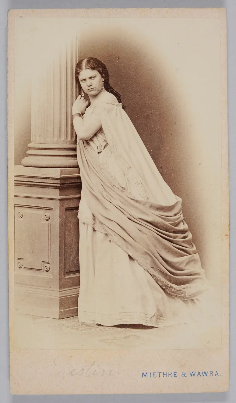 Destinn, Marie
