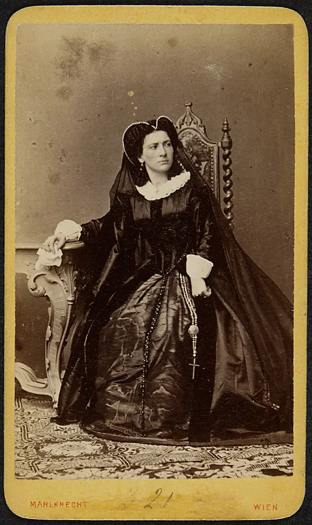 Charlotte Wolter