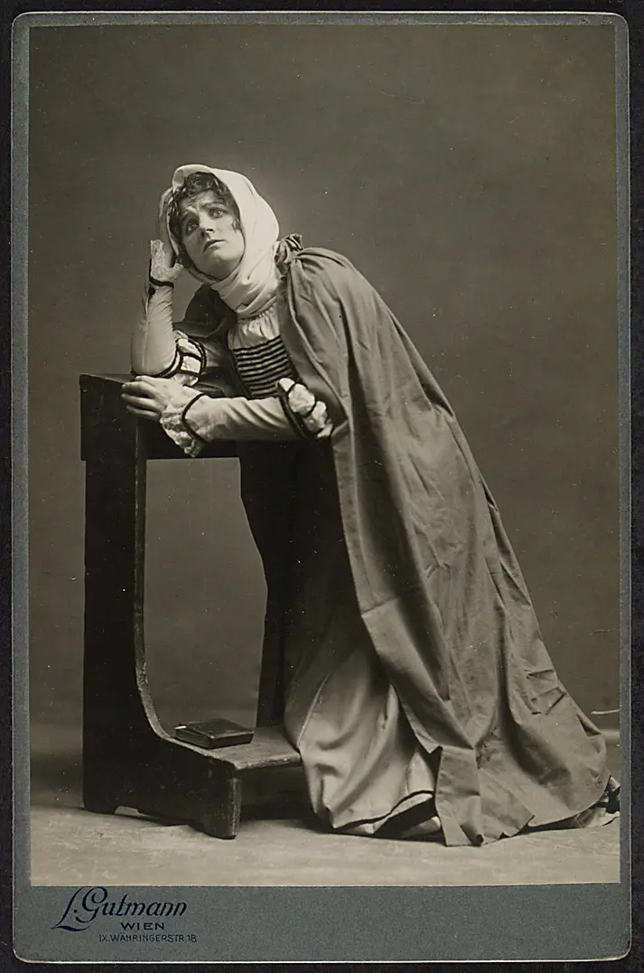 Gabriele von Leskyn, Verweis auf Stücktitel: Faust