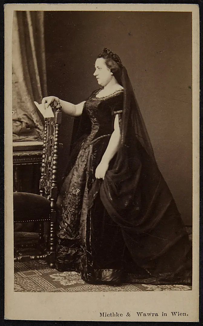 Louise Dustmann, Verweis auf Stücktitel: Don Juan