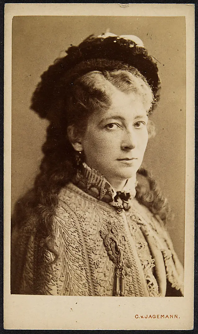 Charlotte Wolter