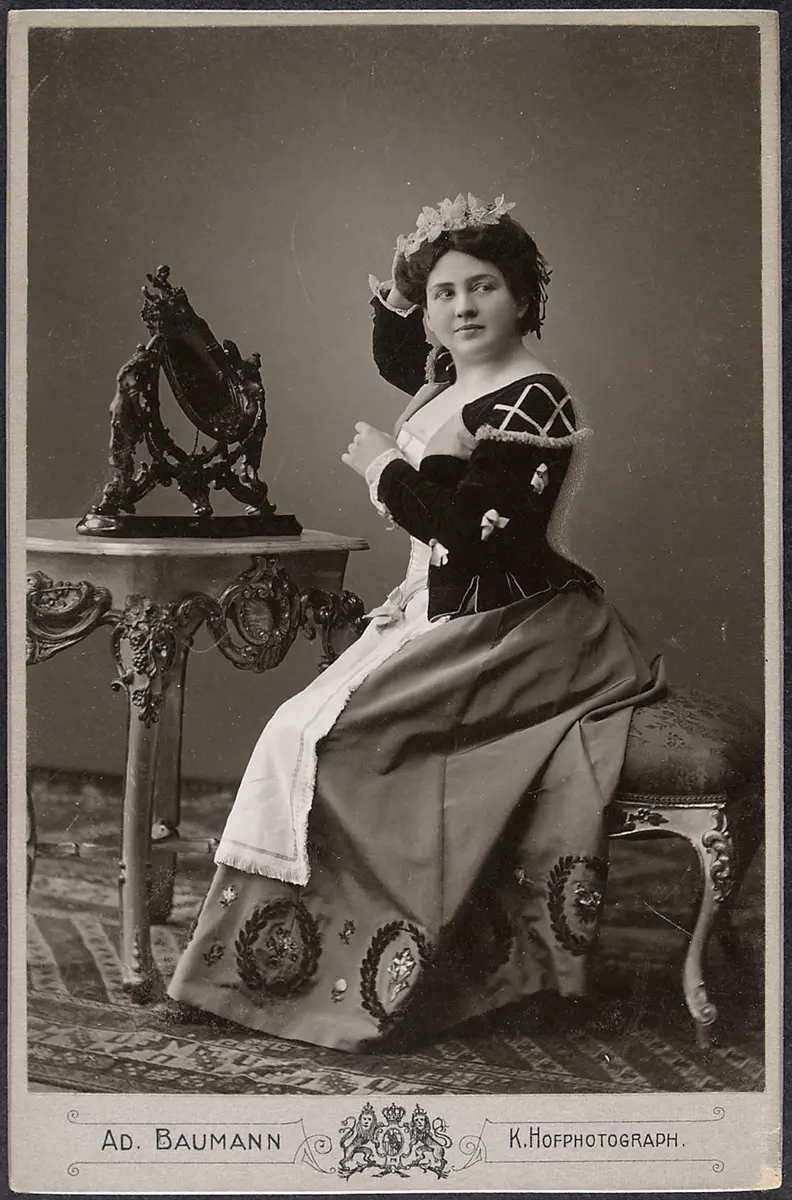 Hermine Bosetti, Verweis auf Stücktitel: Figaros Hochzeit