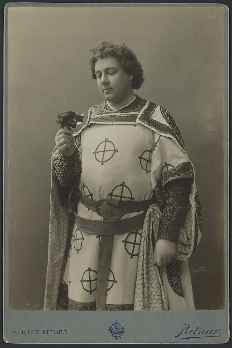 Eric Schmedes, Verweis auf Stücktitel: Die Rose vom Liebesgarten