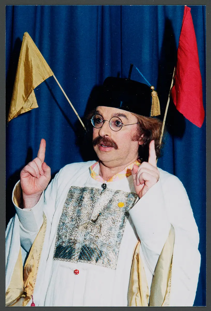 Bernhard Paul, Verweis auf Stücktitel: Das Land des Lächelns