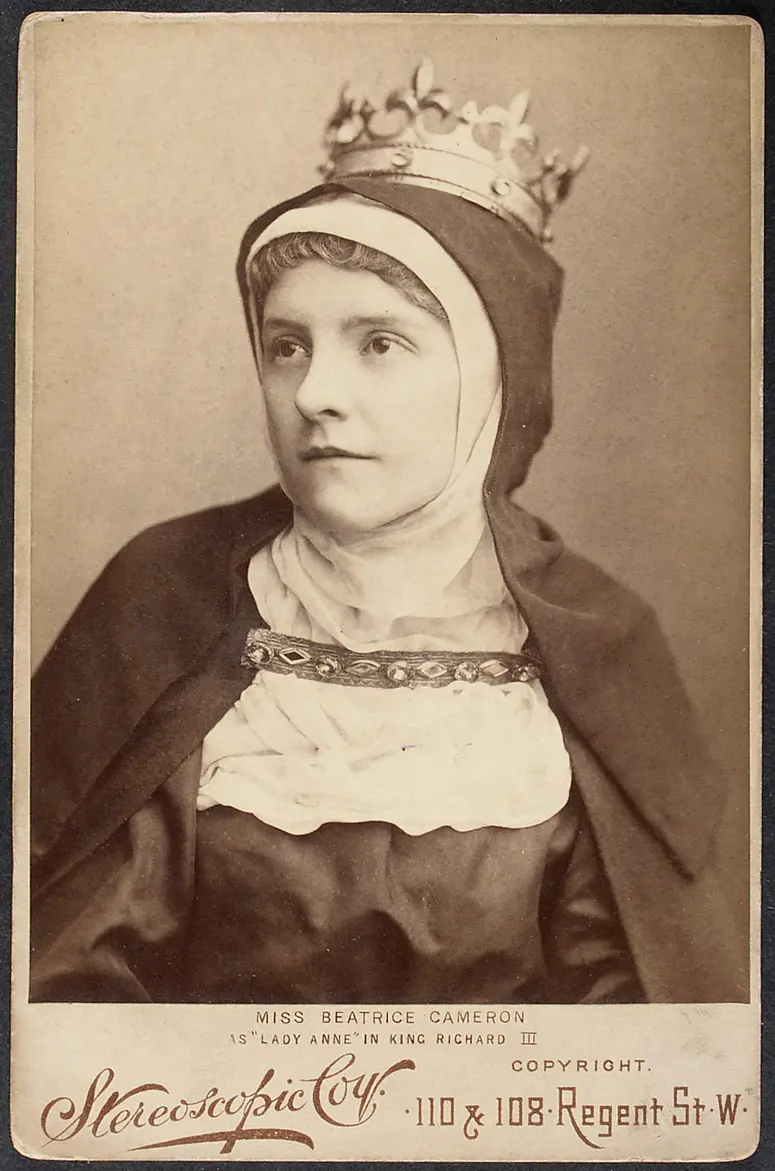 Beatrice Cameron, Verweis auf Stücktitel: König Richard III.