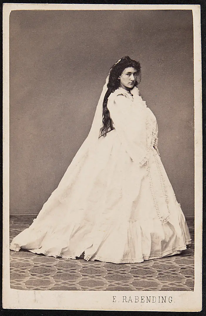 Charlotte Wolter