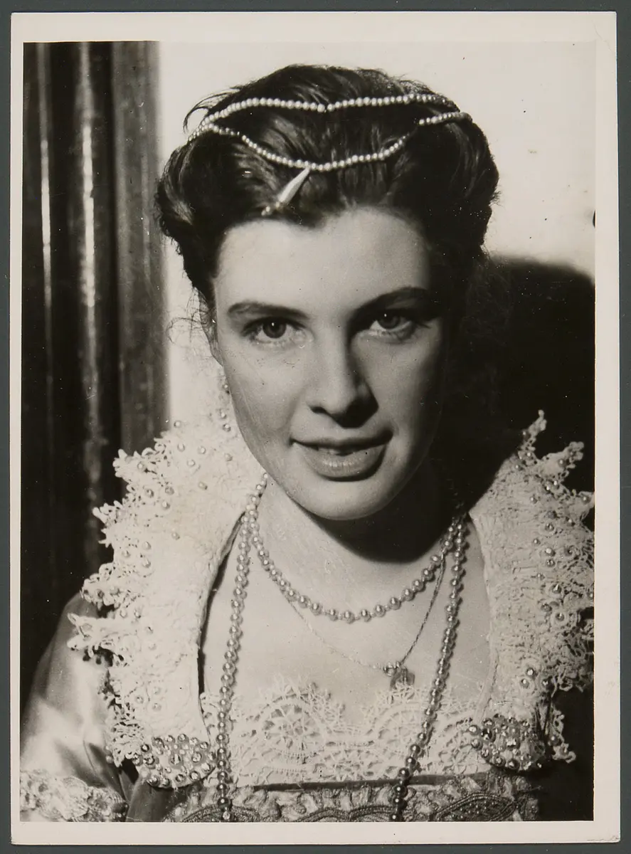 Inge Leddihn, Verweis auf Stücktitel: Elisabeth und Essex