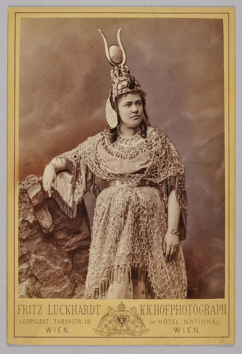 Marie Wilt, Verweis auf Stücktitel: Die Zauberflöte