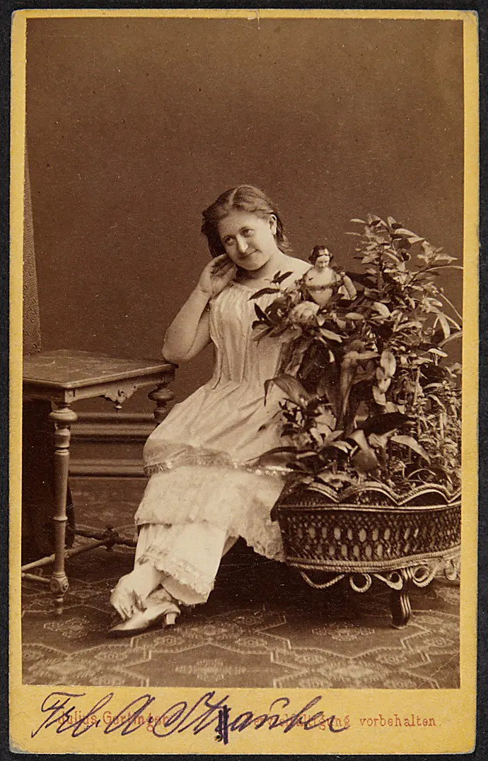 Albertine Stauber, Verweis auf Stücktitel: Rajah von Mysore