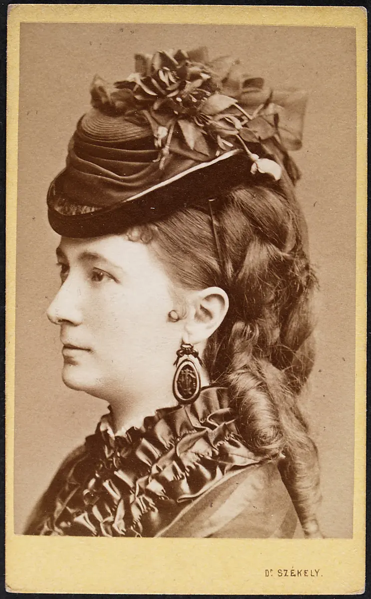 Charlotte Wolter