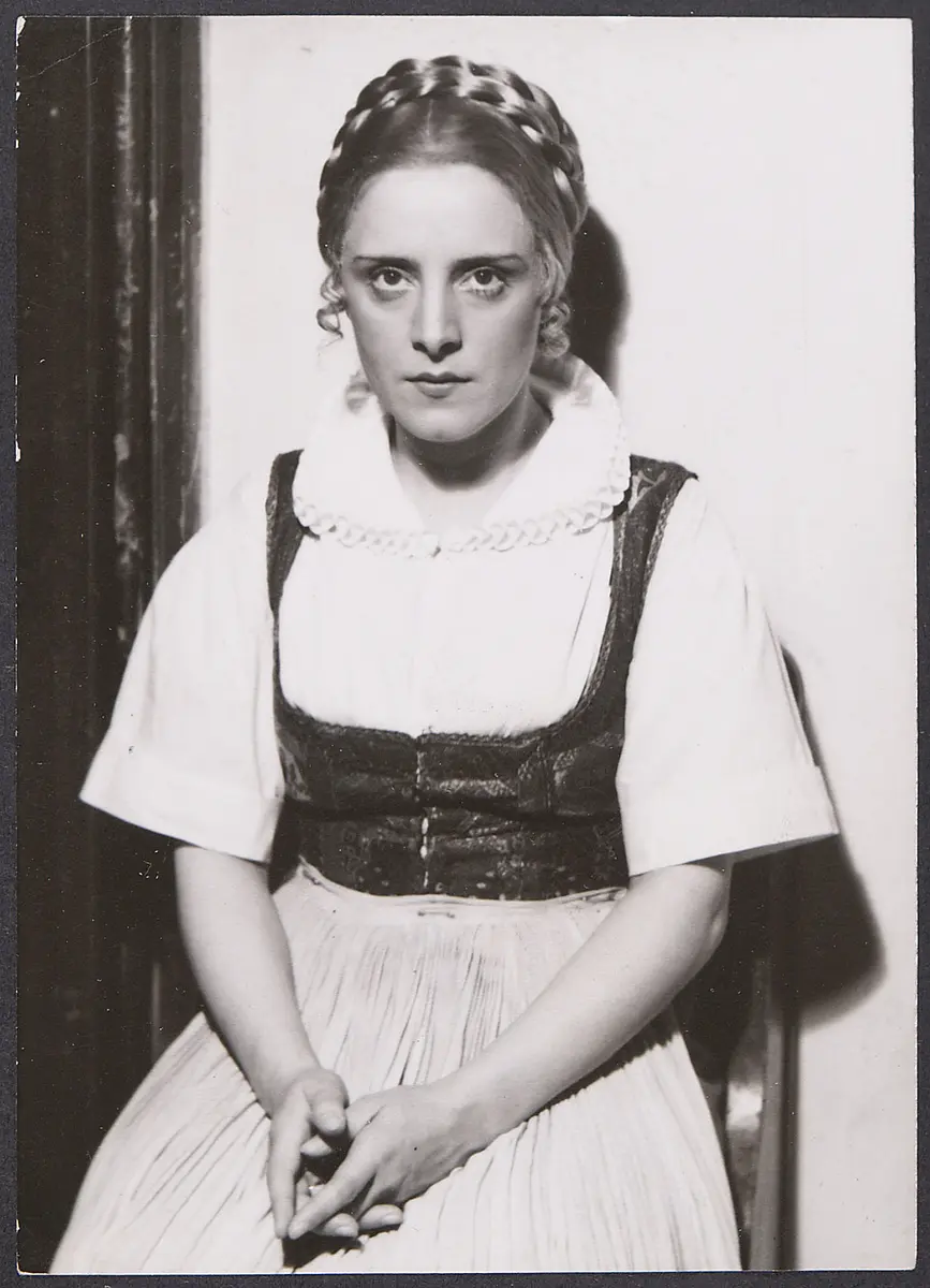 Julia Janssen, Verweis auf Stücktitel: Egmont