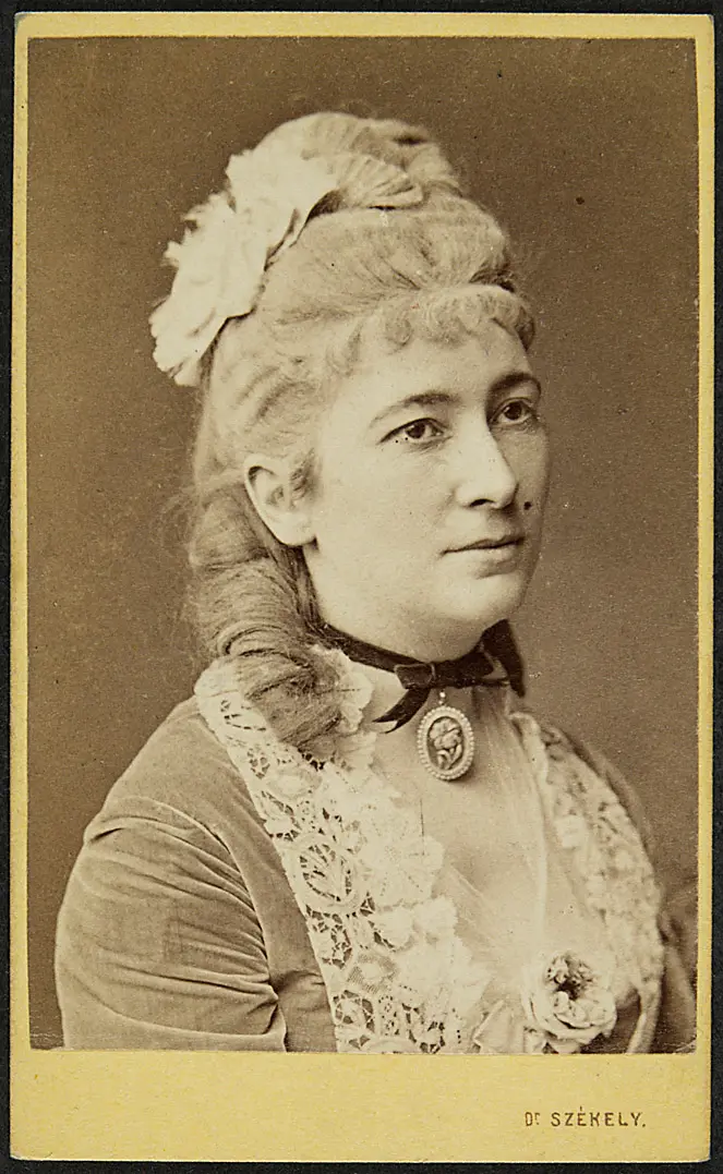 Charlotte Wolter