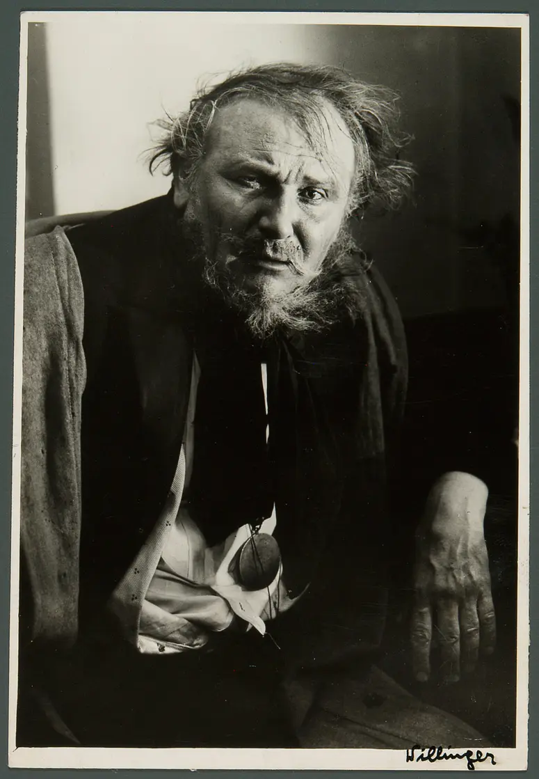 Eugen Klöpfer, Verweis auf Stücktitel: College Crampton