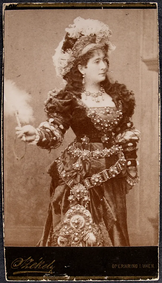 Charlotte Wolter