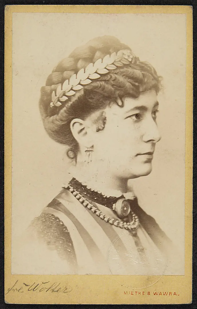 Charlotte Wolter