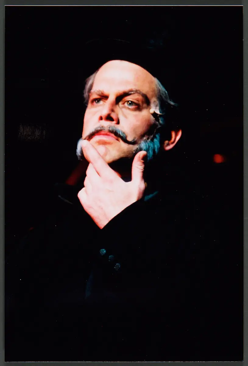 Dennis Kozeluh, Verweis auf Stücktitel: Sweeney Todd