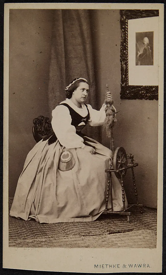 Louise Dustmann