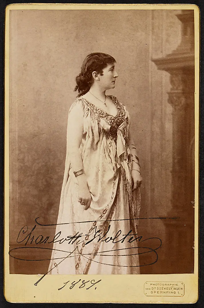 Charlotte Wolter