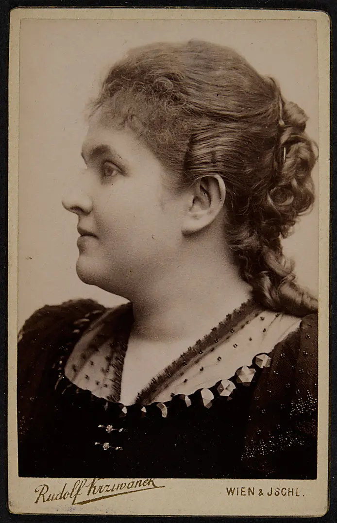 Elisabeth Hruby