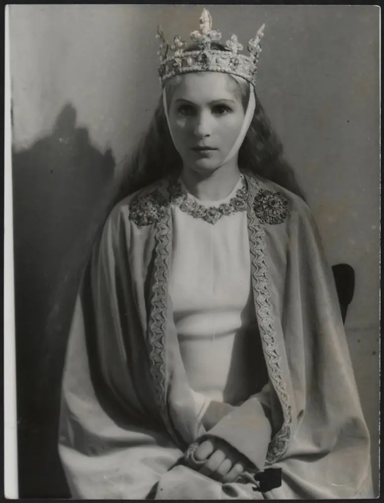 Nora Gregor