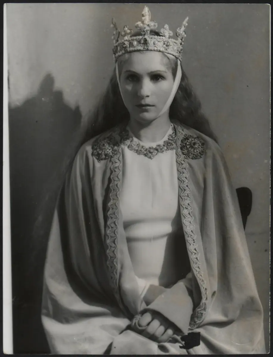 Nora Gregor