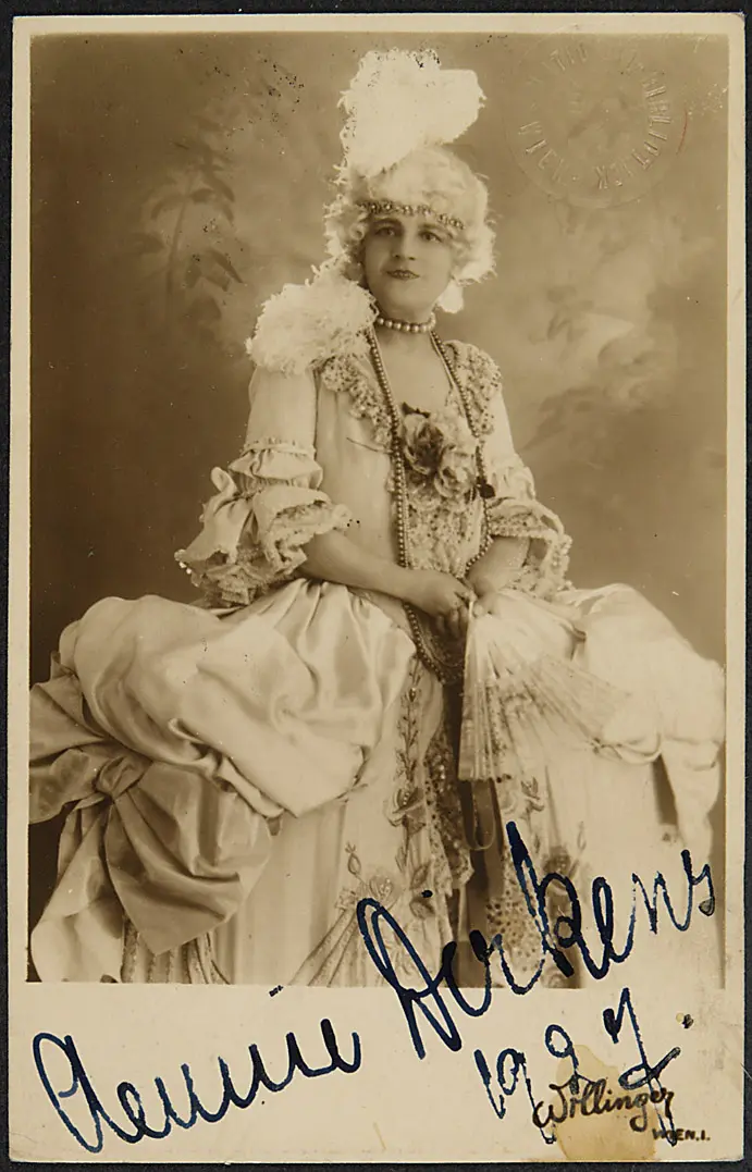 Annie Dirkens