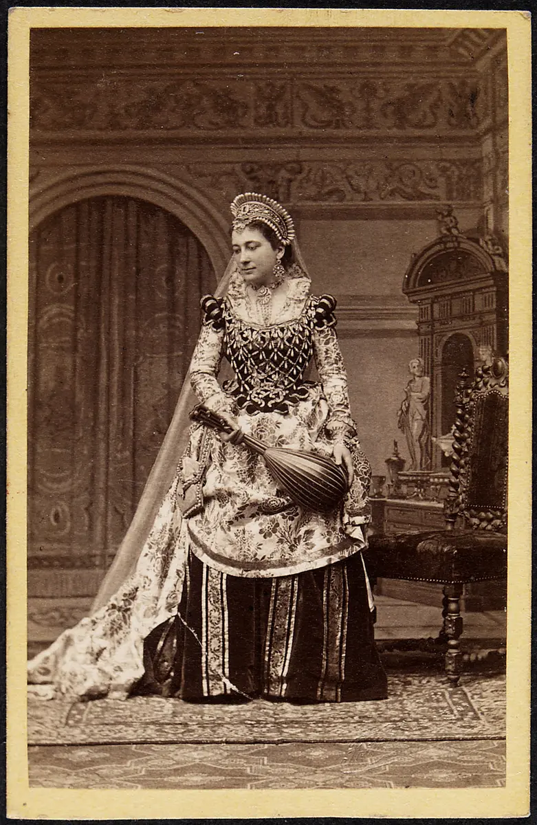 Charlotte Wolter, Verweis auf Stücktitel: Isabella Orsini